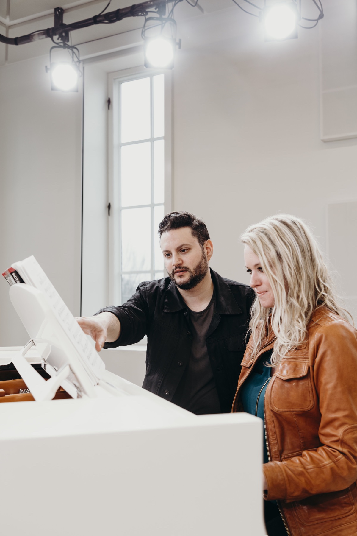 Matt Kass coaching an artist at the piano